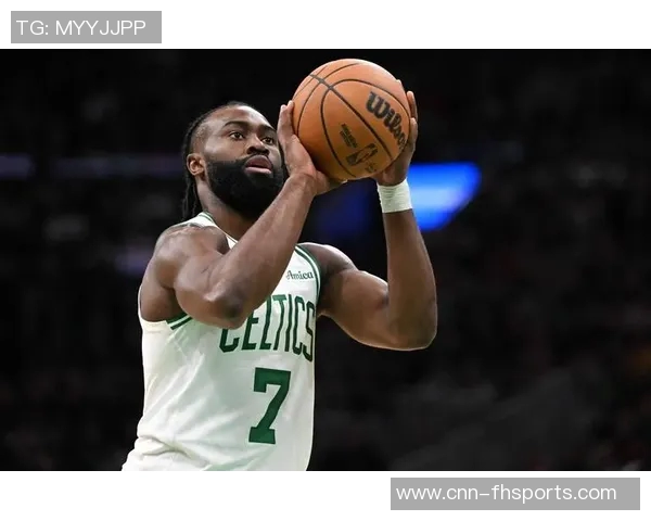 杰伦布朗全能表现15投6中斩获25分8篮板7助攻罚球命中率高达92